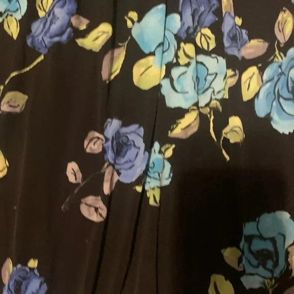 Epilogue Black Floral Maxi V-Neck Dress - Picture 4 of 4